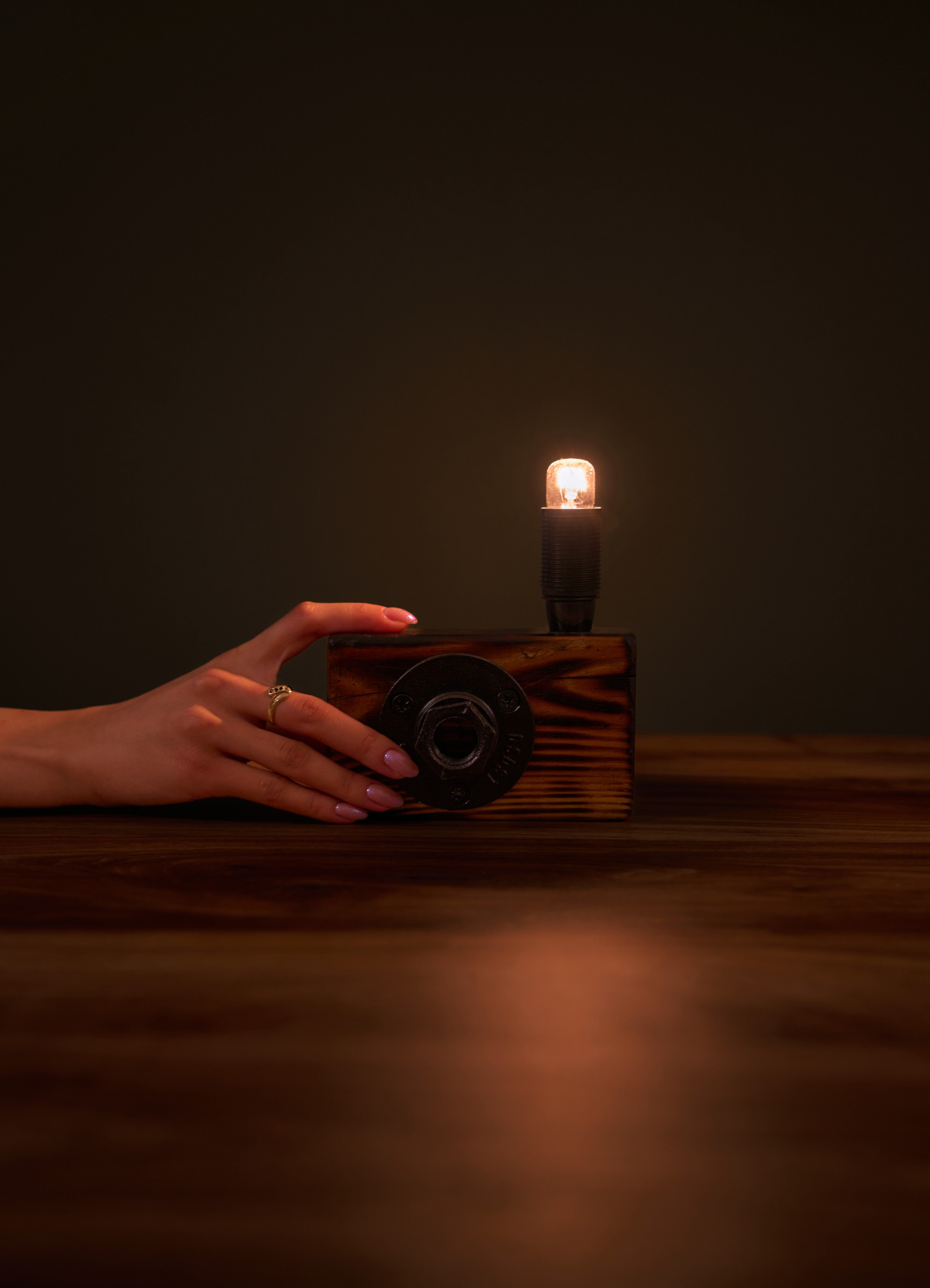 Vintage Kamera Masa Lambası