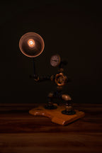 Man-ometre Masa Lambası