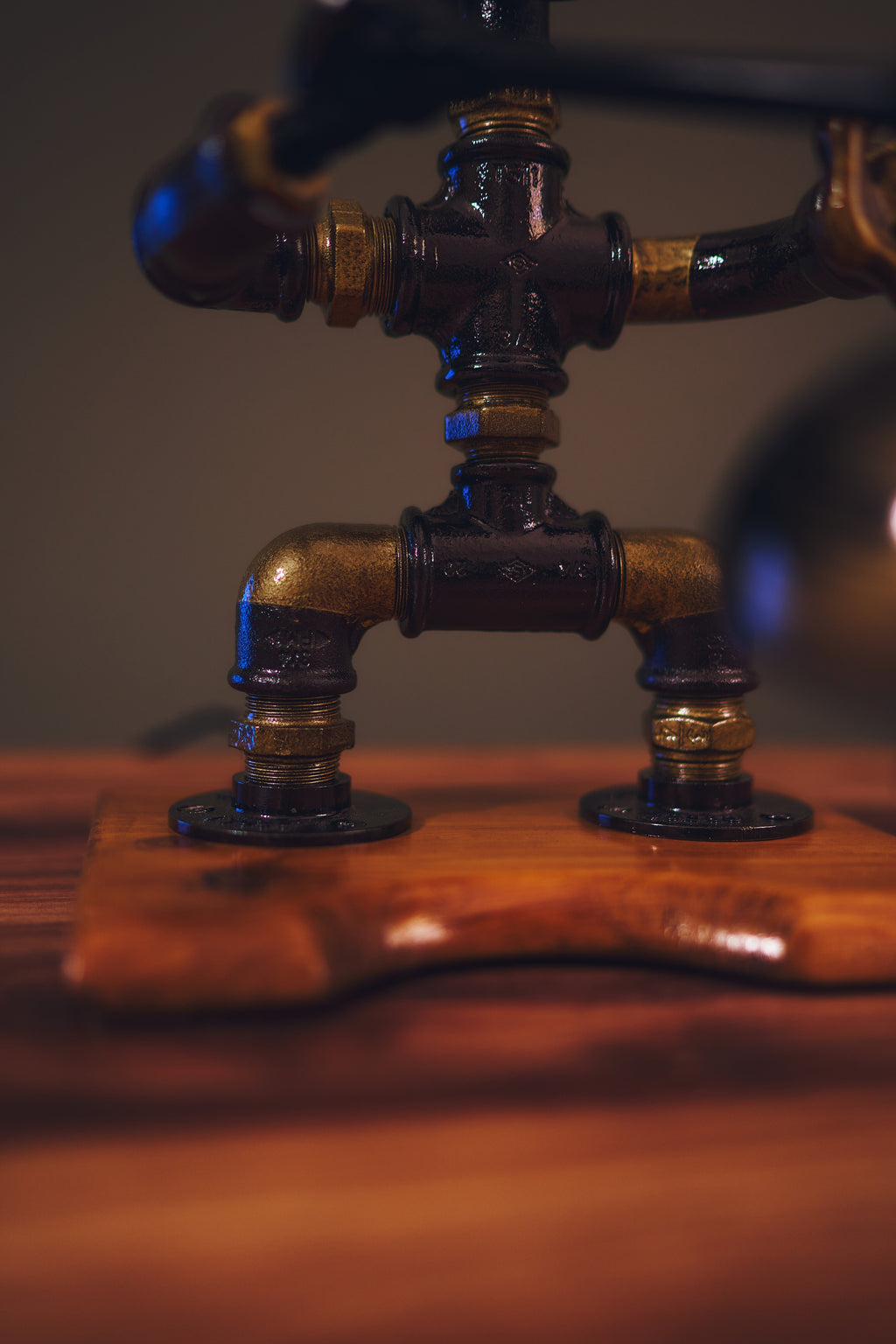 Man-ometre Masa Lambası