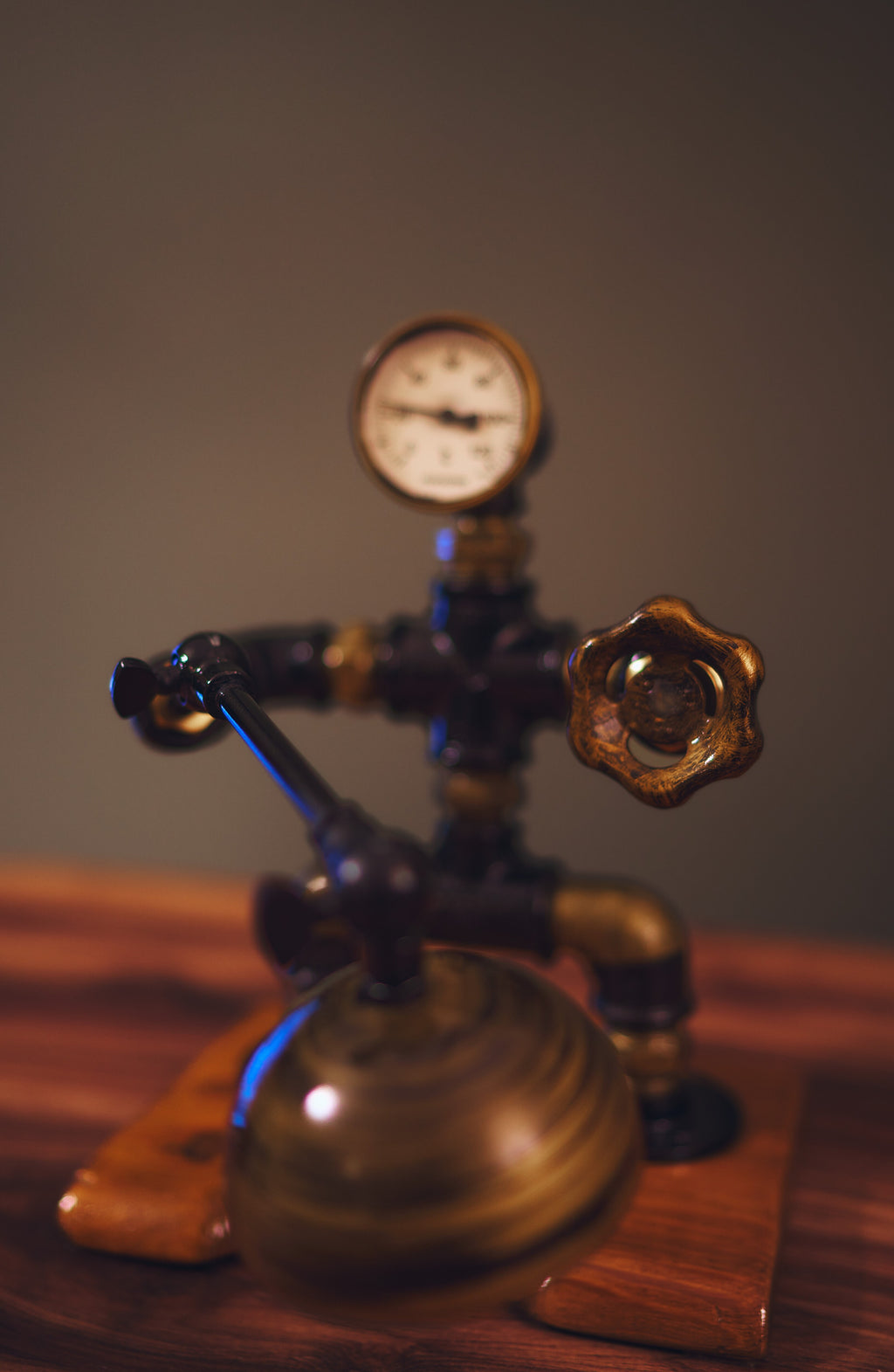 Man-ometre Masa Lambası